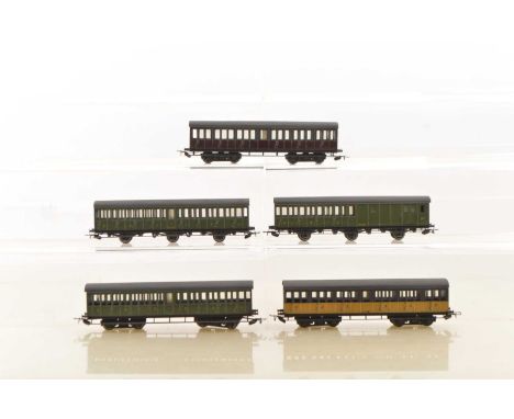 Fine Scale Miniatures HO Gauge French Coaching Stock (5),  all unboxed, of metal construction, a pair of six wheeled coaches 