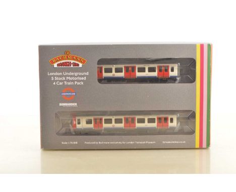 Bachmann FOR London Transport Museum 00 Gauge 35-990 London Underground S Stock Motorise 4 Car Train Pack comprisining Power,