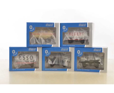 Dapol 0 Gauge modern issue 0 Gauge group of Tankers Ref 7F-058-001 Esso silver, 7F-058-003 Regent, 7F-058-005 Libotis, 7F She
