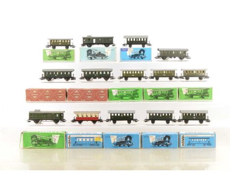 Marklin HO Gauge German Four Wheeled Coaching Stock (14), mainly boxed, green liveried coaches, 4000 (4), 4041, 329/1 (2), 40