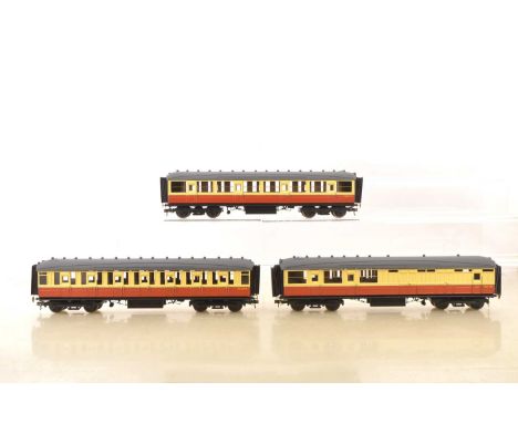 Ian Kirk or similir 0 Gauge Kitbuilt Finescale Gresley BR Crimson & Cream Passenger coaches (3),  No.60572E, No.60554E and Br