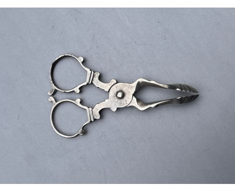 Antique victorian silver sugar tongs London 1897 maker william hutton &amp; sons length 8cm 