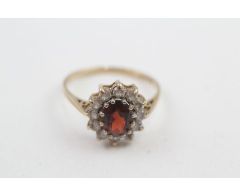 9ct gold red &amp; white gemstone cluster ring (2.1g) 