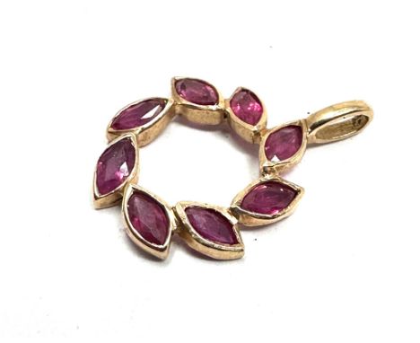 9ct gold ruby pendant 