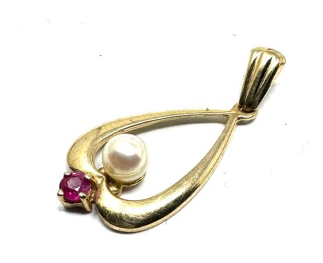 9ct gold ruby &amp; cultured pearl pendant 