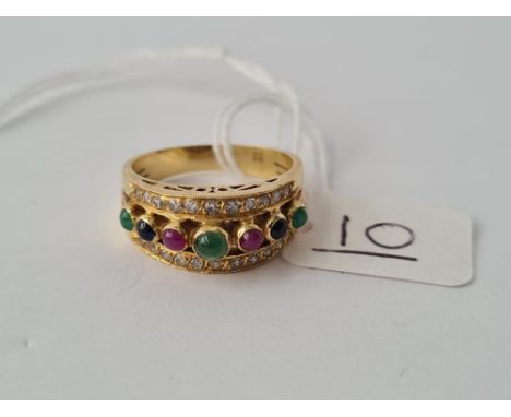 A CABOCHON, EMERALD, RUBY &amp; DIAMOND BANDED RING IN 14CT GOLD - size N - 4.8gms