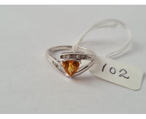 An orange citrine &amp; diamond ring in 9ct white gold - size O - 2.1gms