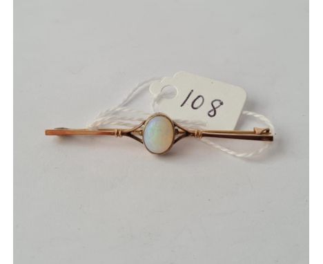 A rose gold opal brooch in 9ct - 2.4gms