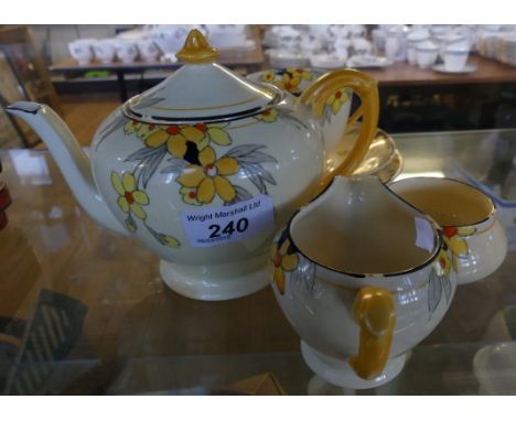 A Crown Ducal Sunburst pattern batchelors tea service.