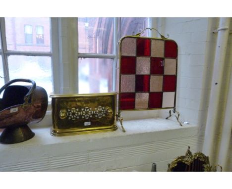 A small pierced brass fire fender, together with a brass framed and lead glazed fire screen (2)