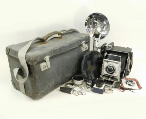 GRAFLEX SPEED GRAPHIC, A Graflex Speed Graphic press camera with Graflex Optar f4.7 135mm lens No. 912379 &amp; Wollensak syn