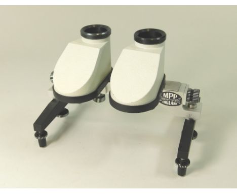 STEREOSCOPIC VIEWER. An MPP stereoscopic viewer with MOD arrow mark numbered 14C/620 6901.