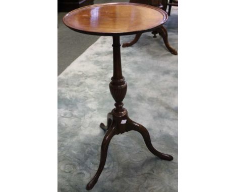 Quality mahogany wine table on fluted baluster column