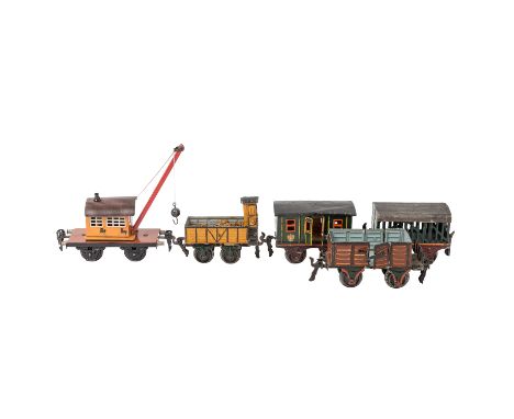 MÄRKLIN Konvolut aus 5 Güterwagen, Spur 0, 1. H. 20. Jh. grüner Postwagen (keine Posthörner auf den Türen), "1802" mit Briefs