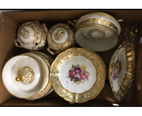 An 18th century Crown Derby part dessert service (box) Condition report Report by NG

Diamond serving bowl, 28 x 21.5 cm - cr