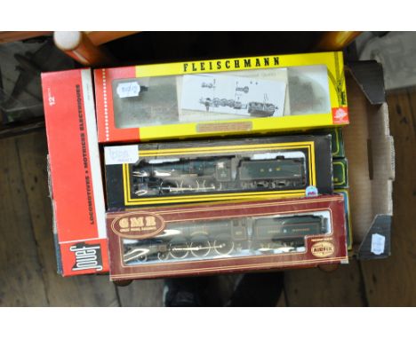 A Fleischmann 00 gauge locomotive and tender, 4-6-2, DB01220, and nine other locomotives, including Replica Railways, Ro Co A