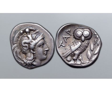 Calabria, Tarentum AR Drachm. Circa 281-276 BC. Head of Athena right, wearing crested Attic helmet adorned with Skylla / Owl 