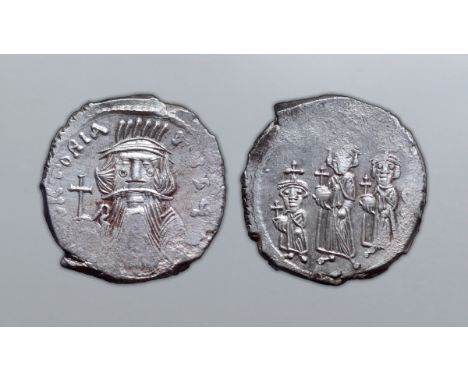 Constans II AR Hexagram. Constantinople, AD 666-668. VICTORIA AVGV, facing bust, with long beard and moustache, wearing crown