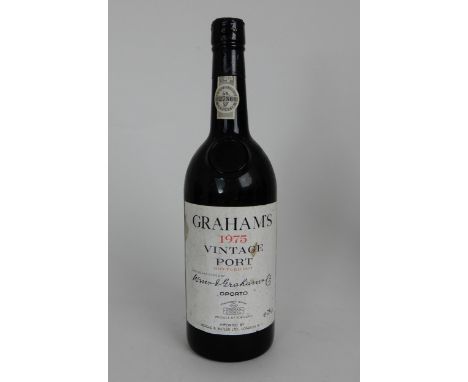 GRAHAM'S VINTAGE PORT 1975 e 75 cl, Veuve Vernay Brut Cuvee Extra 1.5 l e 11% vol, Veuve Hennerick Brut Champagne 75cl e 12% 
