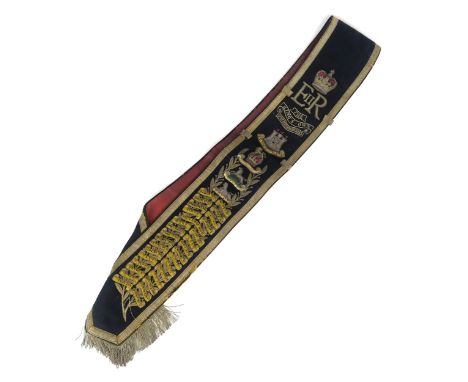 A 20th CENTURY KING'S OWN SCOTTISH BORDERERS DRUM MAJOR'S BALDRIC SASH Of black wool Melton cloth backed with crimson leather