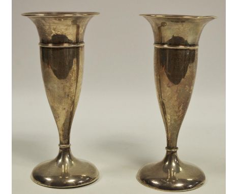 A pair of Edwardian silver mantel vases, Deakin &amp; Francis, Birmingham 1905