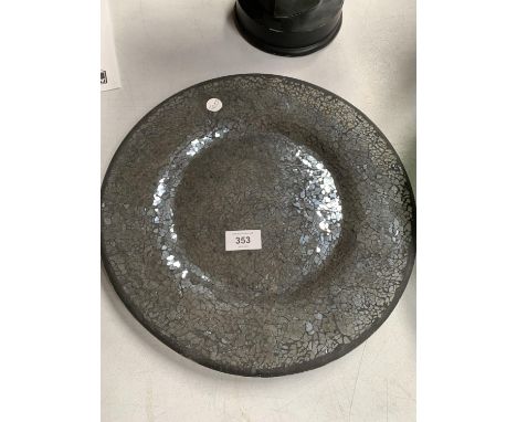 A MOSAIC STYLE CHARGER IN SILVER/GREY COLOUR APPROXIMATELY 30 CM DIAMETER 