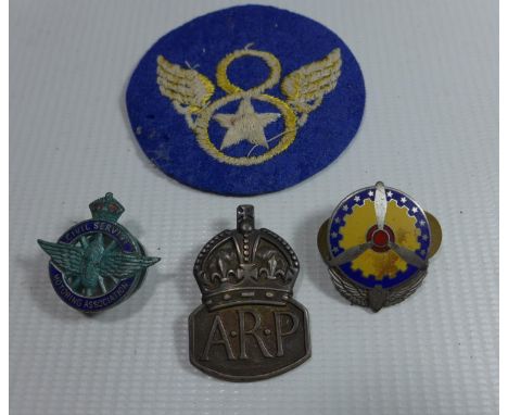 A WORLD WAR II PERIOD U.S MILITARY AIR CORPS SILVER AND ENAMEL BADGE, SILVER A.R.P BADGE ETC 