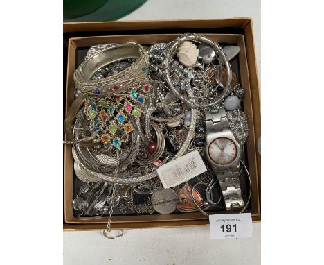 A BOX OF SILVER METAL JEWELLERY TO INCLUDE BANGLES, WATCH, INDIAN STYLE BANGLE AND RING ETC 