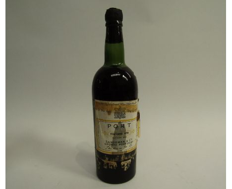 1950 Sandeman Vintage Port, label poor, embossed capsule. Top Shoulder    