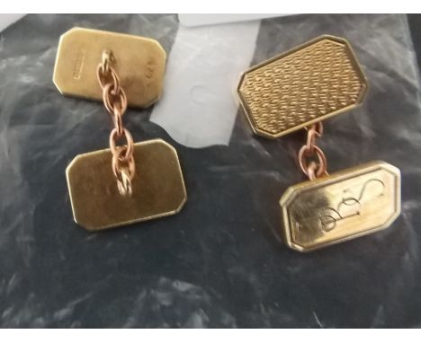 9ct cuff links, of rectangular form, both with engine turned decorations and monogrammed JBF, 8.4 grams approx.