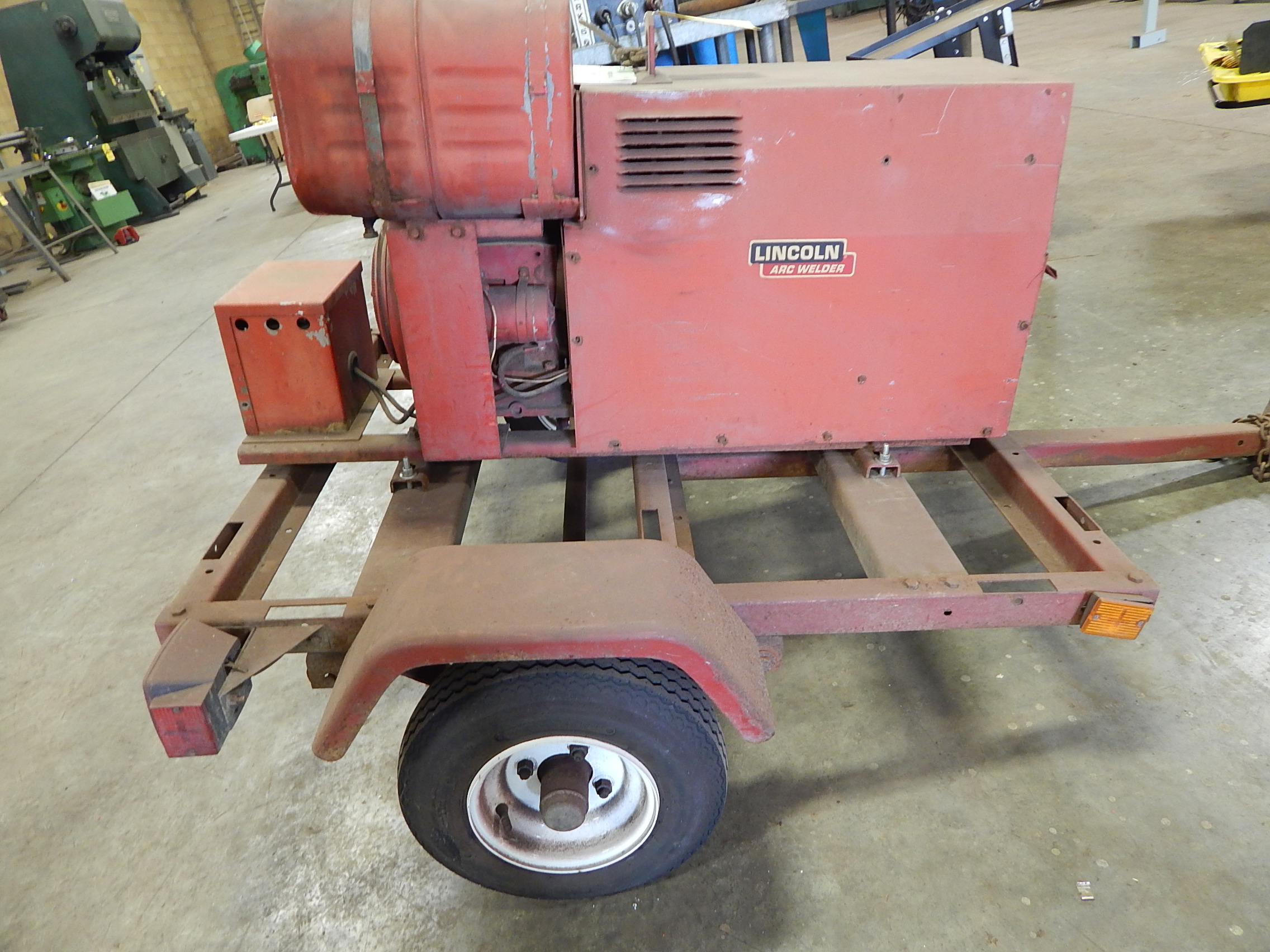 LINCOLN WELDANPOWER GAS POWERED TRAILER MOUNTED WELDER/GENERATOR, WITH