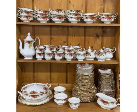 A very extensive Royal Albert Old Country Roses part dinner service, first quality.