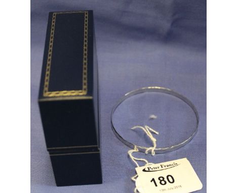 9ct white gold bangle in box. CONDITION REPORT: Weight-9.9g