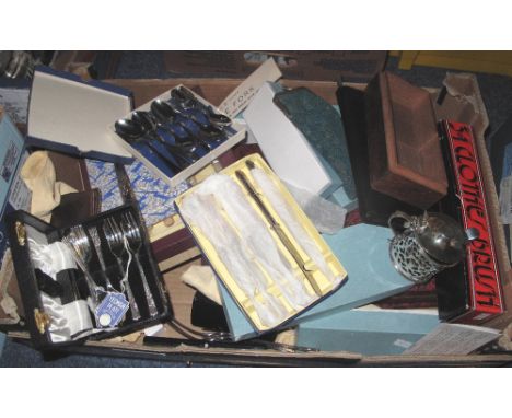 Tray of assorted items to include: various cased and loose plated cutlery; Ronsen lighter; 3 in 1 clothes brush in original b