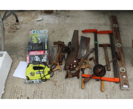 AN ASSORTMENT OF TOOLS TO INCLUDE A RYOBI ELECTRIC JIGSAW, BRACE DRILLS AND SAWS ETC 