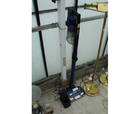 A SHARK DUO CLEAN STICK VACUUM WITH CHARGER 