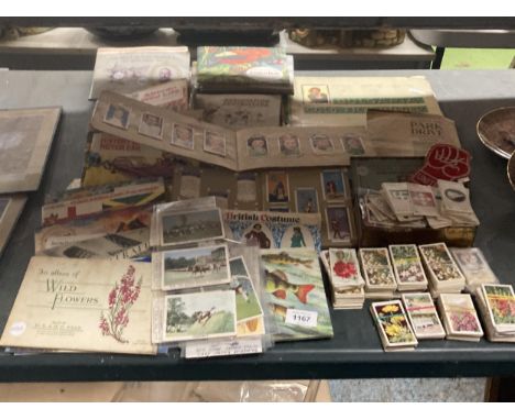 A LARGE COLLECTION OF VINTAGE CIGARETTE, TEA AND CHEWING GUM CARDS IN ALBUMS AND LOOSE 
