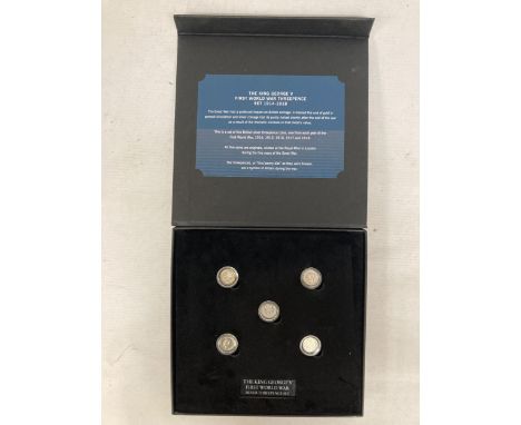 A BOXED KING GEORGE V FIRST WORLD WAR SILVER THREEPENCE SET 1914 - 1918 WITH COA 