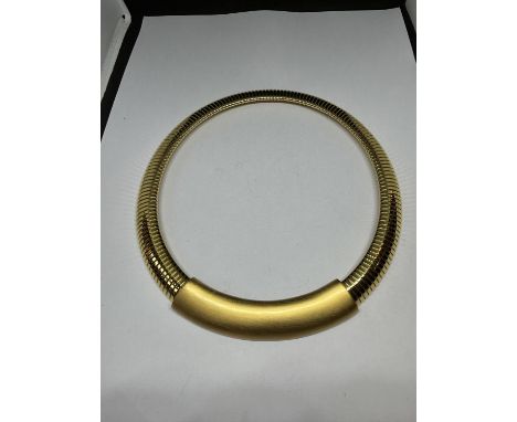 A MONET CHOKER 