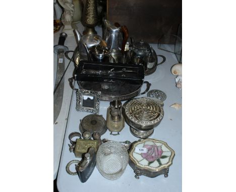 A QUANTITY OF SILVERPLATE TO INCLUDE A PICTURE FRAMES, TEA POTS, TRAY, FLASK ETC 