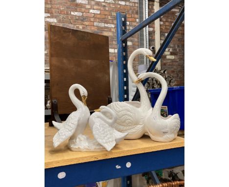 TWO PIECES OF ITALIAN CERAMICS TO INCLUDE A LARGE PLANTER WITH TWO SWANS PLUS A MODEL OF 2 SWANS 