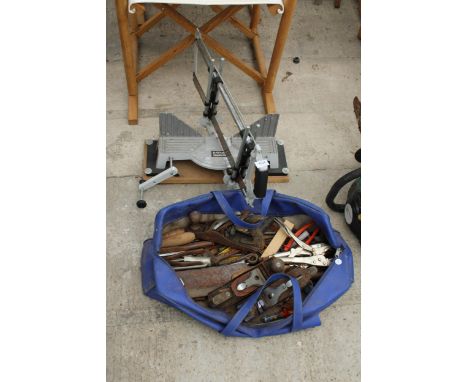 AN ASSORTMENT OF TOOLS TO INCLUDE A MACALLISTER MANUAL MITRE SAW, WOOD PLANES AND MOLE GRIPS ETC 