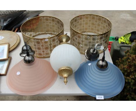 AN ASSORTMENT OF LIGHT FITTINGS AND SHADES TO INCLUDE TWO ITALIAN GLASS CEILING LIGHTS AND TWO GOLD METAL SHADES ETC 