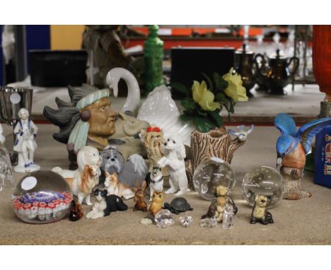 A MIXED LOT TO INCLUDE VINTAGE WADE MINIATURES, THREE GLASS PAPER WEIGHTS, A WADE TREE TRUNK VASE/ PEN HOLDER WITH BLUE TIT O
