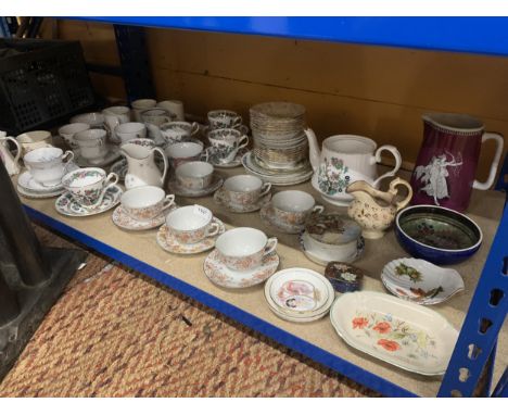 A LARGE QUANTITY OF VINTAGE CHINA AND CERAMICS TO INCLUDE CUPS, SAUCERS, PIN TRAYS, JUGS, ETC 