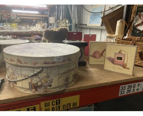 A BOUDOIR LOT TO INCLUDE TWO WALL PLAQUES, A LARGE HAT BOX AND A MANTLE CLOCK 