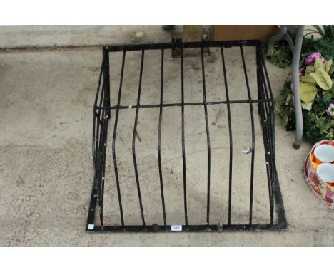 A LARGE SQUARE WALL HANGING HAYRACK PLANTER (74CM x 60CM x 38CM) 
