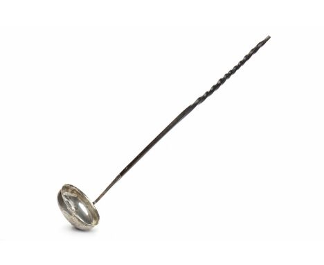 LATE 18TH/EARLY 19TH CENTURY SILVER PUNCH LADLE unmarked, bowl back similar to Hanoverian pattern, bowl engraved with initial