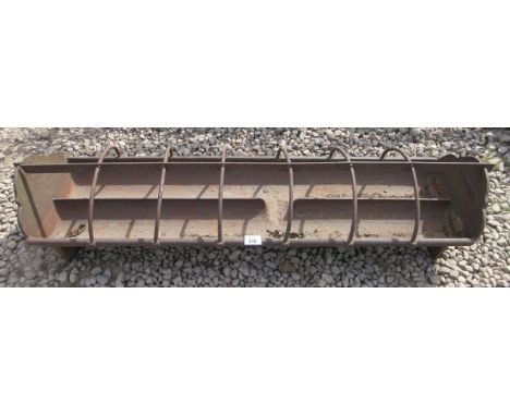 Coalbrookdale cast iron trough feeder - Length: 112cm 