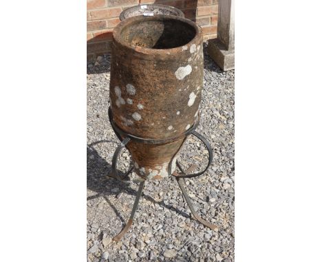 Terracotta urn on metal stand - Height: 86cm
